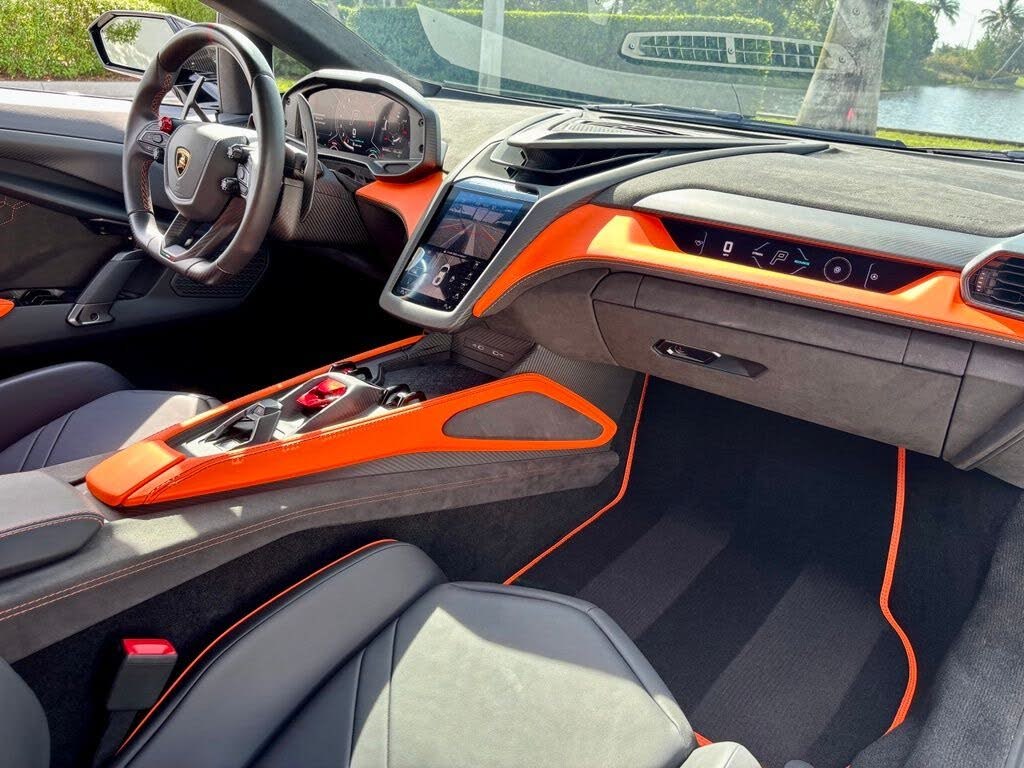 Lamborghini Revuelto · Fotografía 4